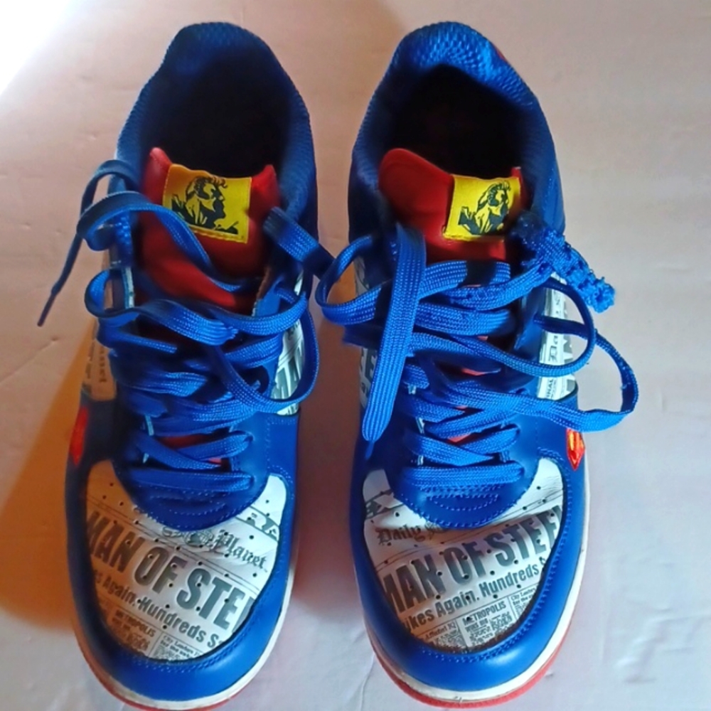 USED 2008 LIMITED SOLES DC COMICS SUPERMAN/CLARK KENT NUMBERED 0256/1938 (10.5)